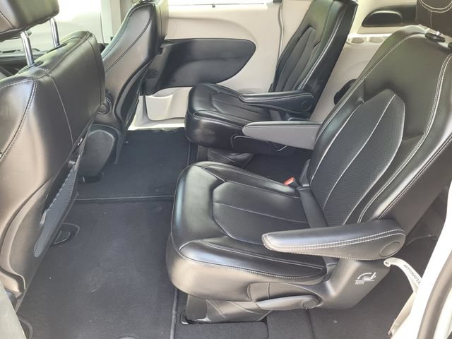 Used 2024 Chrysler Pacifica Touring-L FWD image 33