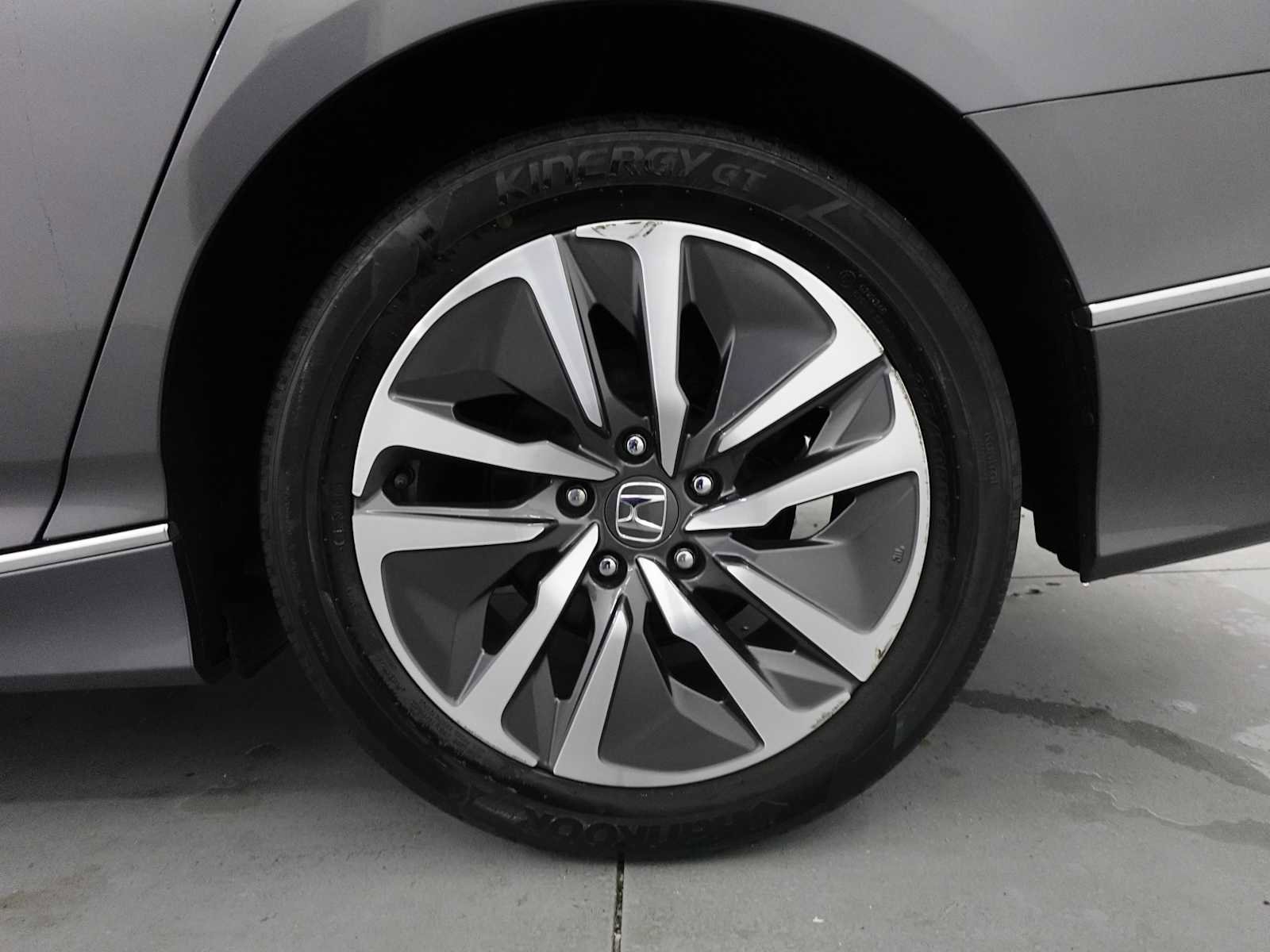 Certified 2019 Honda Accord Touring image 9