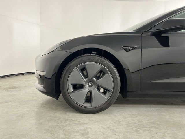 Used 2023 Tesla Model 3 Standard Range image 33