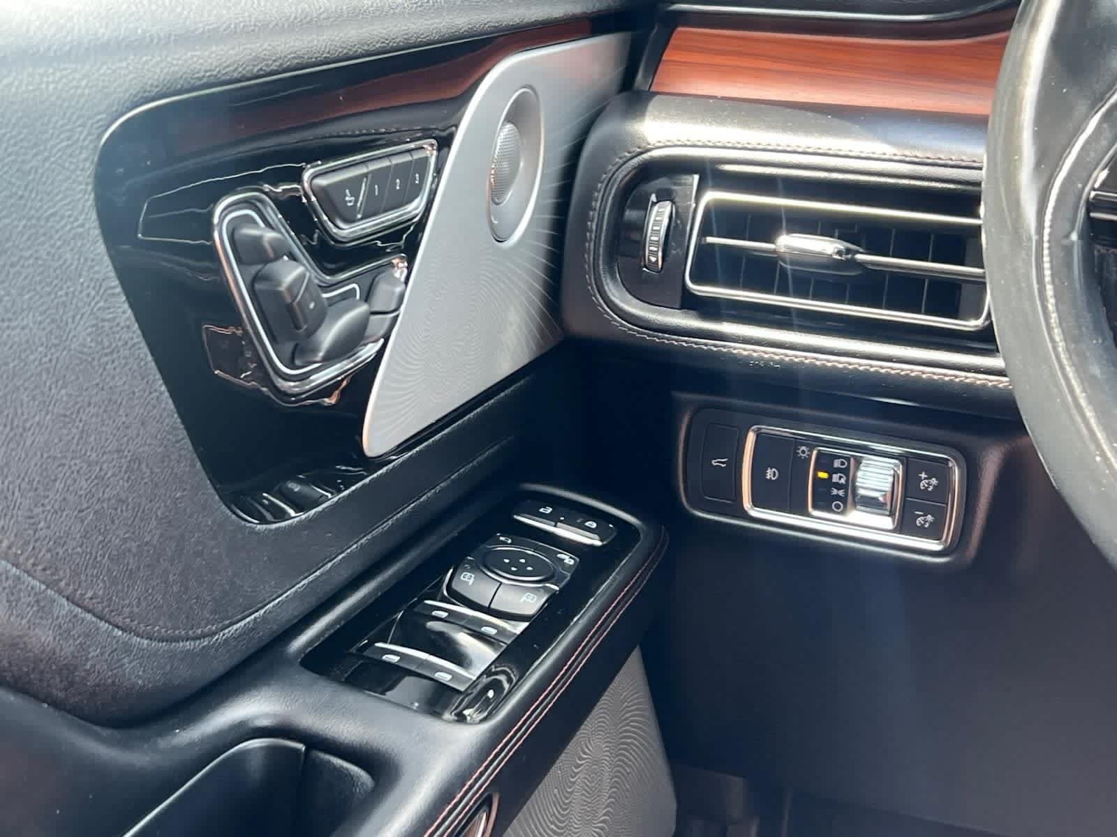 Used 2020 Lincoln Aviator Reserve AWD/4WD image 20