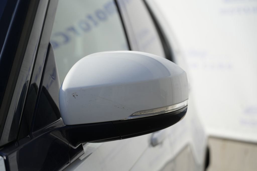 Used 2019 Land Rover Discovery HSE AWD/4WD image 12