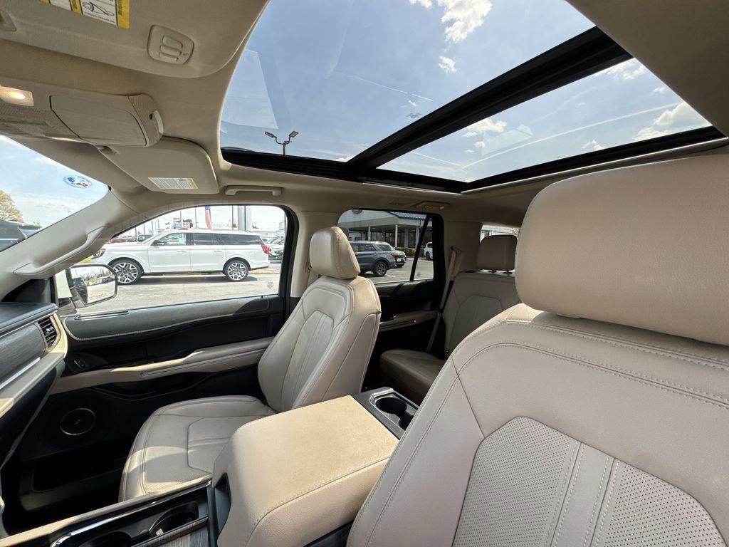 Used 2024 Ford Expedition Limited image 22