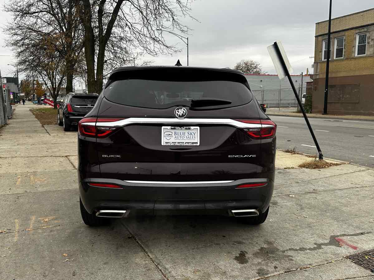 Used 2018 Buick Enclave Essence image 5