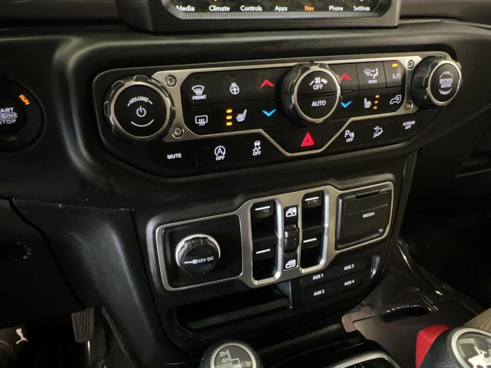 Used 2018 Jeep Wrangler Unlimited Sahara image 19