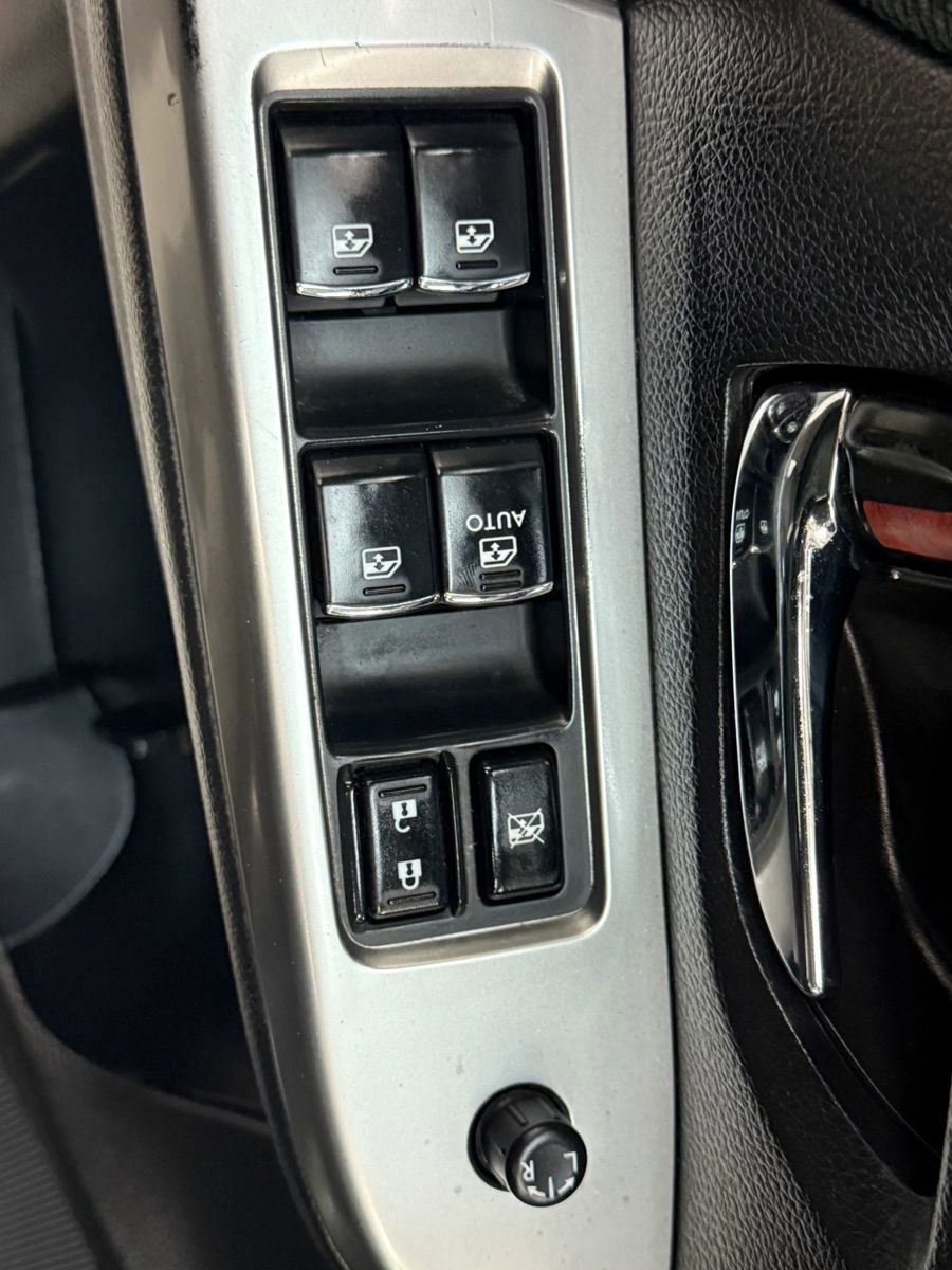 Used 2017 Subaru Crosstrek 2.0i Premium image 24