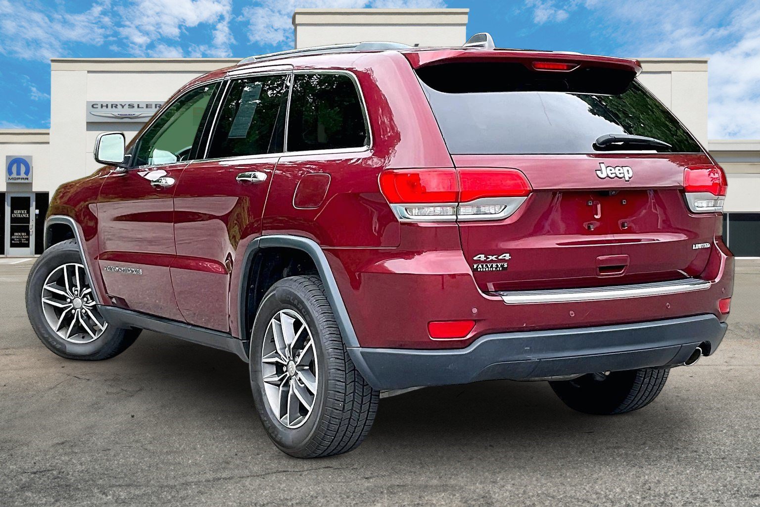 Used 2018 Jeep Grand Cherokee Limited AWD/4WD image 12