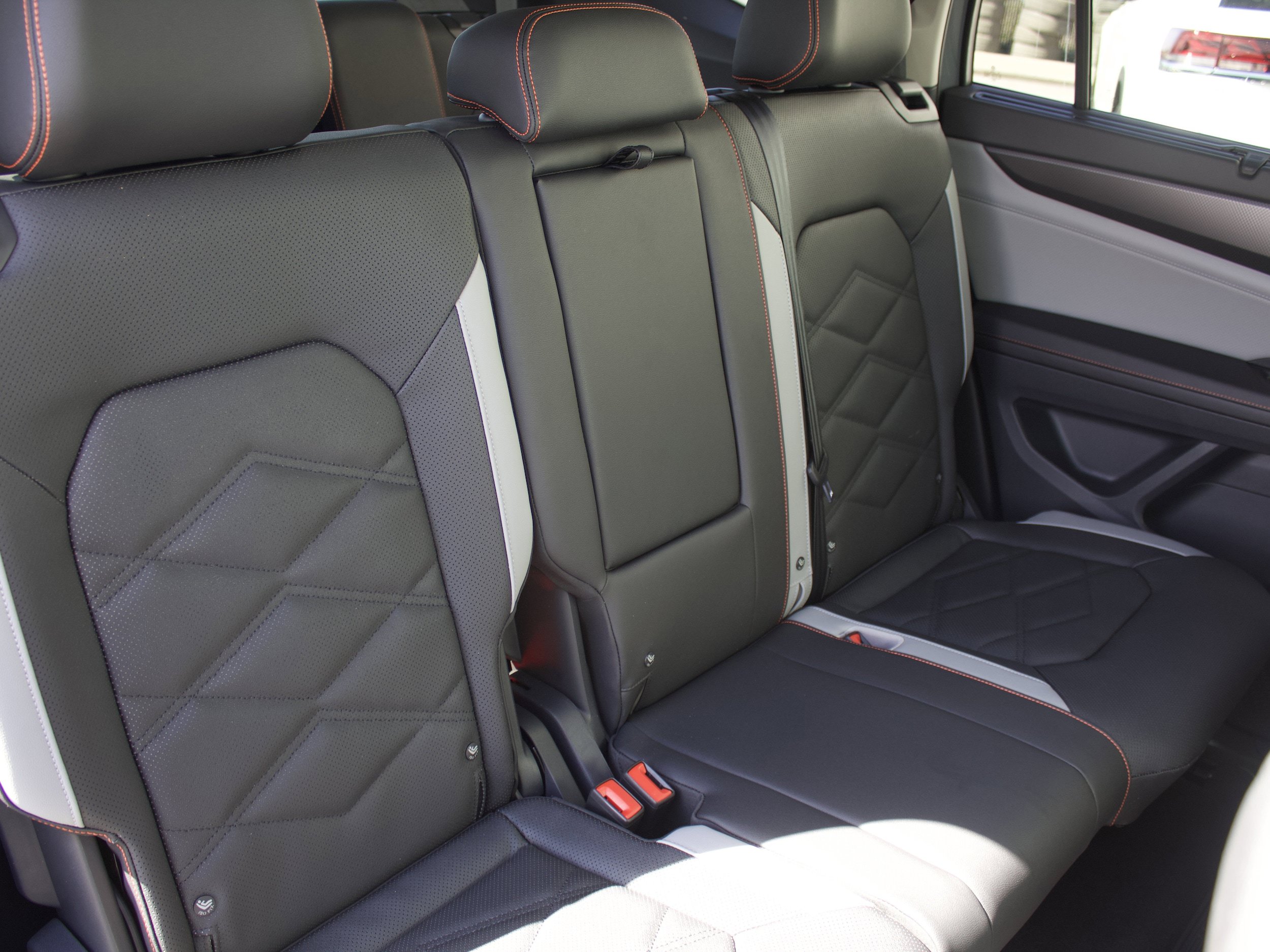 New 2026 Volkswagen Atlas Peak Edition AWD/4WD image 36
