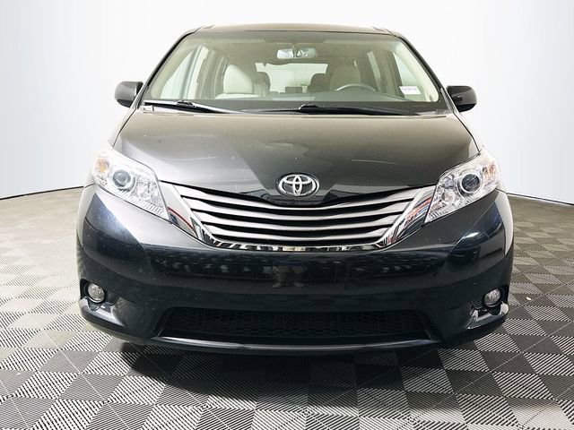 Used 2017 Toyota Sienna XLE w/ XLE Navigation Package image 3