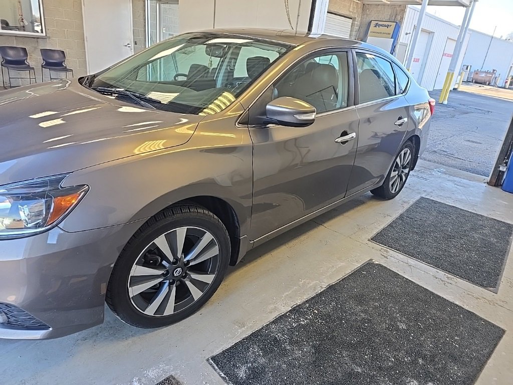 Used 2017 Nissan Sentra SL w/ SL Premium Technology Package image 2