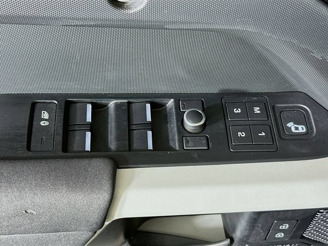 Used 2021 Land Rover Defender 110 SE AWD/4WD image 11