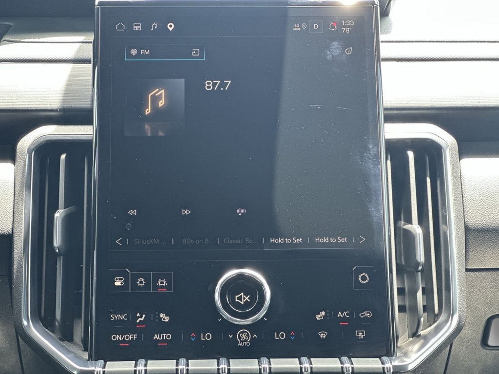 Used 2025 GMC Acadia AT4 AWD/4WD image 26