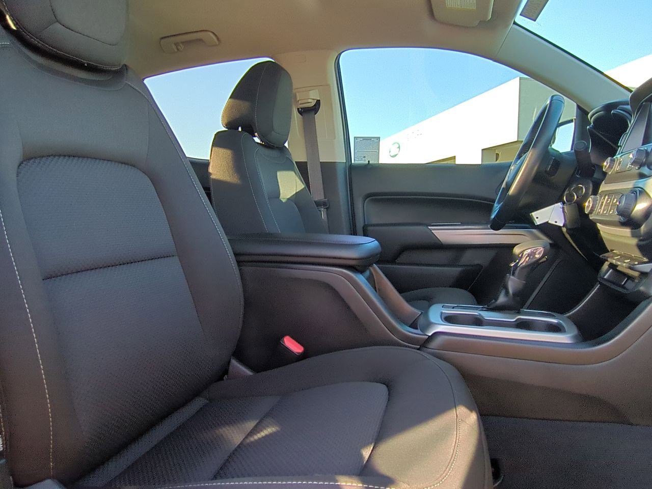 Used 2022 Chevrolet Colorado LT w/ LT Convenience Package image 25