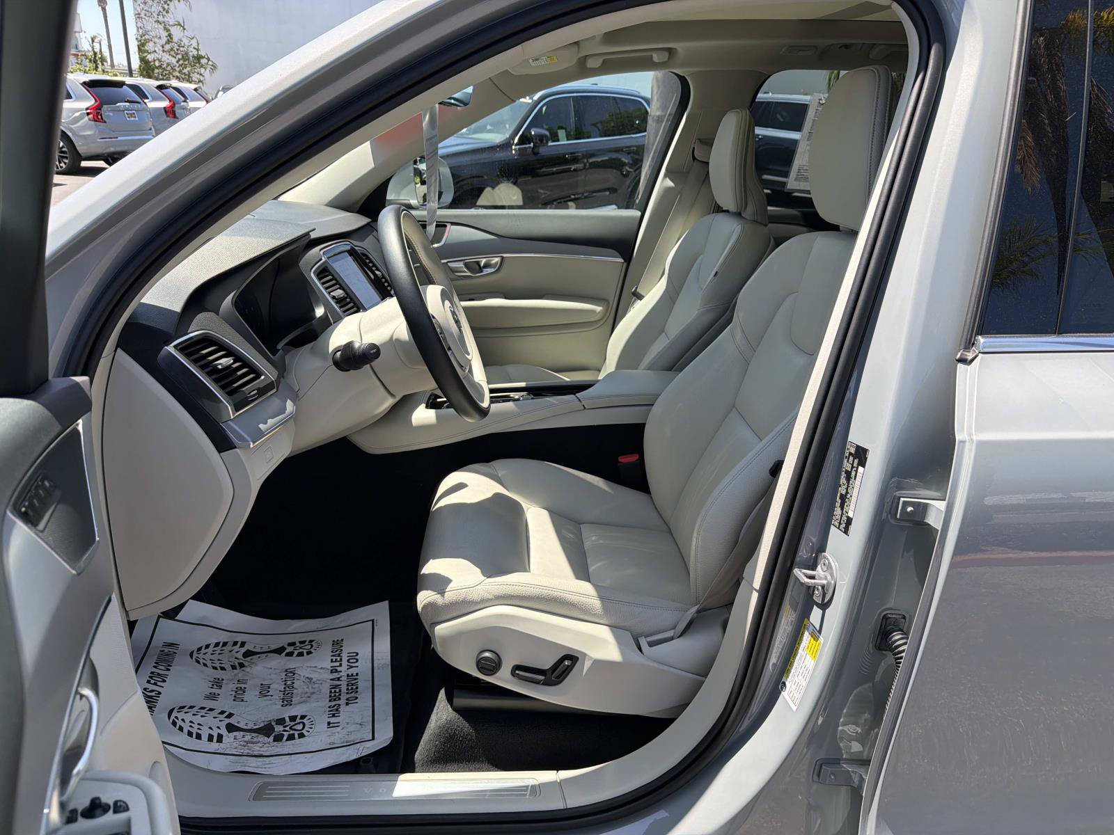 Certified 2024 Volvo XC90 B5 Core w/ Climate Package AWD/4WD image 17