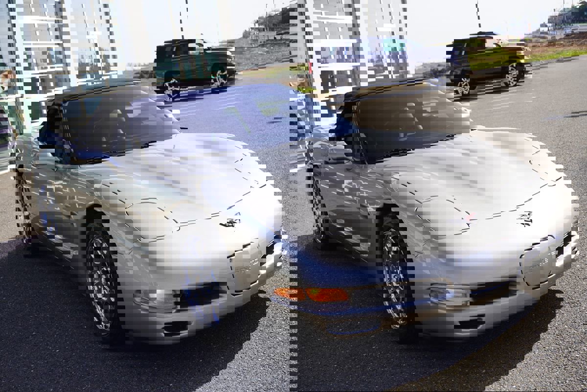 Used 1999 Chevrolet Corvette Convertible w/ Memory Pkg image 29