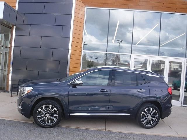 Used 2018 GMC Terrain Denali w/ Comfort Package AWD/4WD image 2