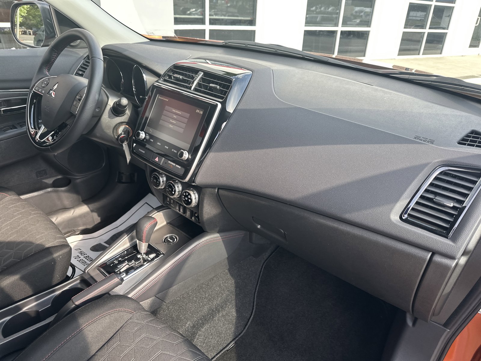 Used 2025 Mitsubishi Outlander Sport LE AWD/4WD image 28