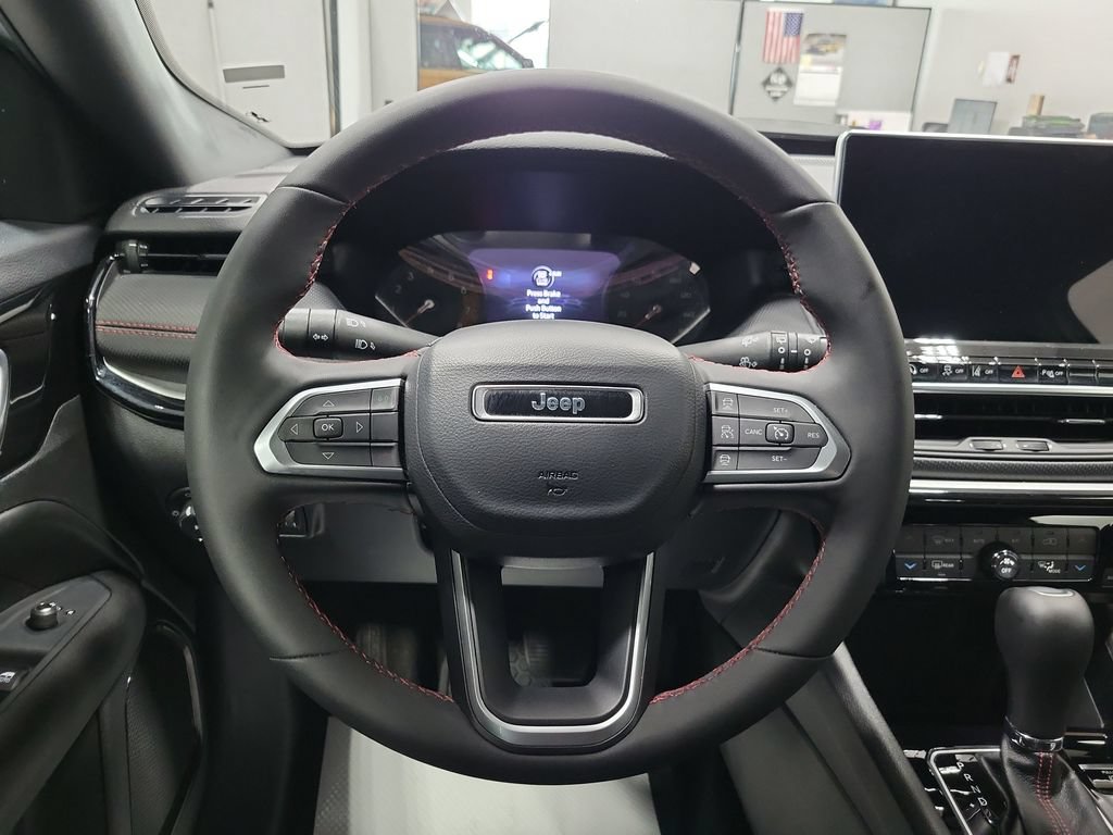 Used 2026 Jeep Compass Trailhawk AWD/4WD image 33