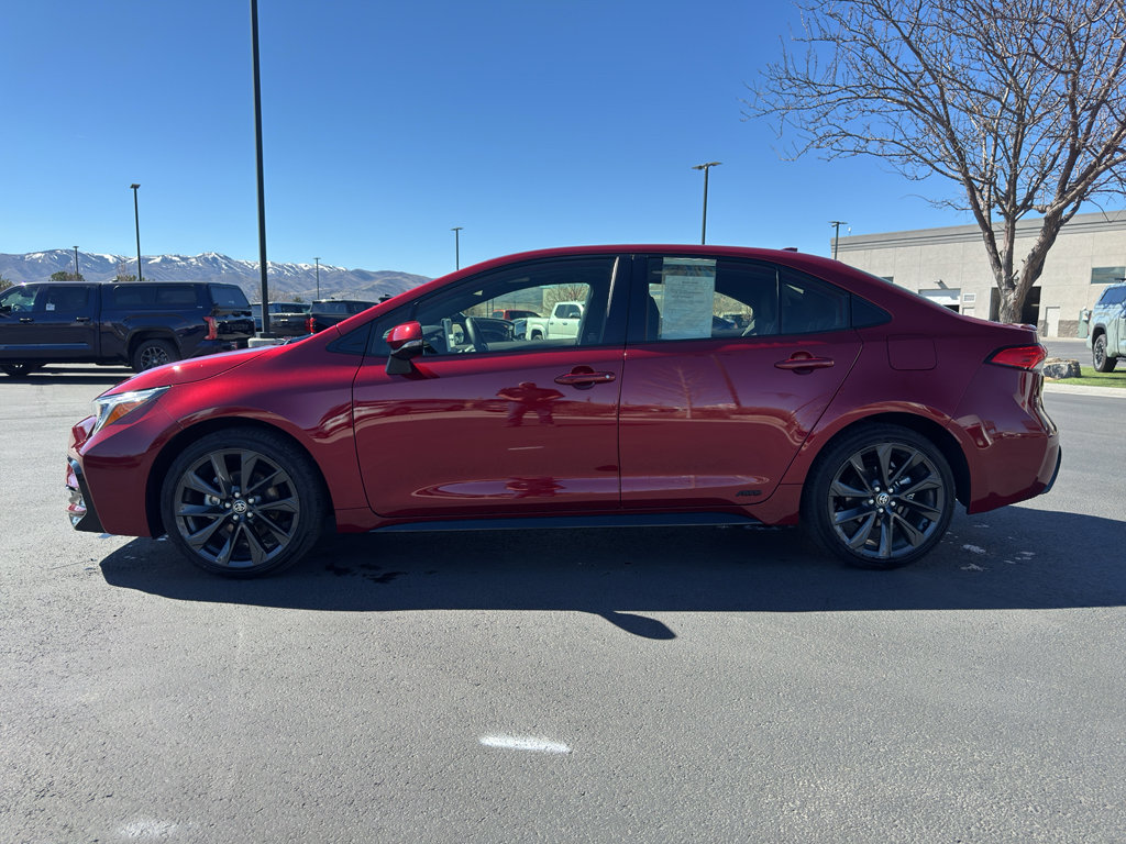 Certified 2025 Toyota Corolla SE w/ SE Premium Package image 4