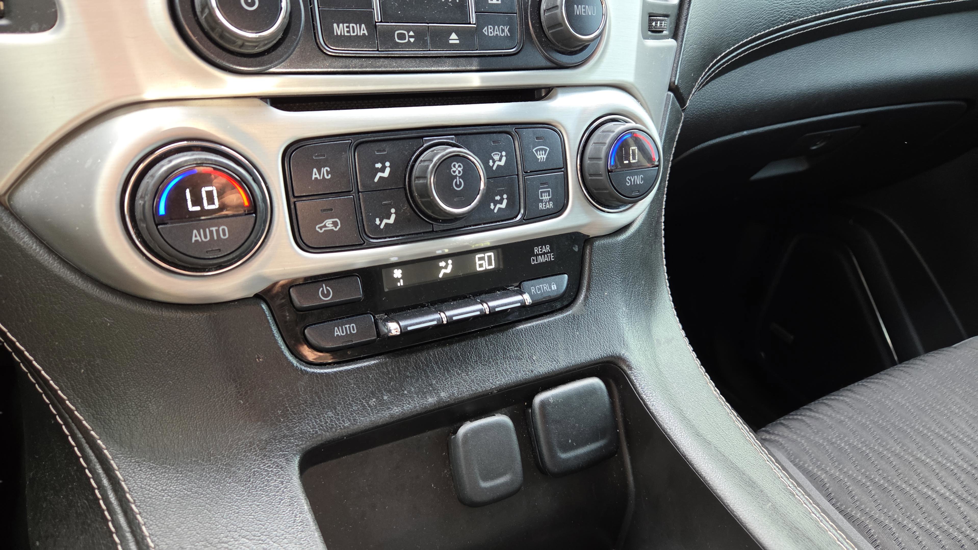 Used 2015 GMC Yukon SLE RWD image 23