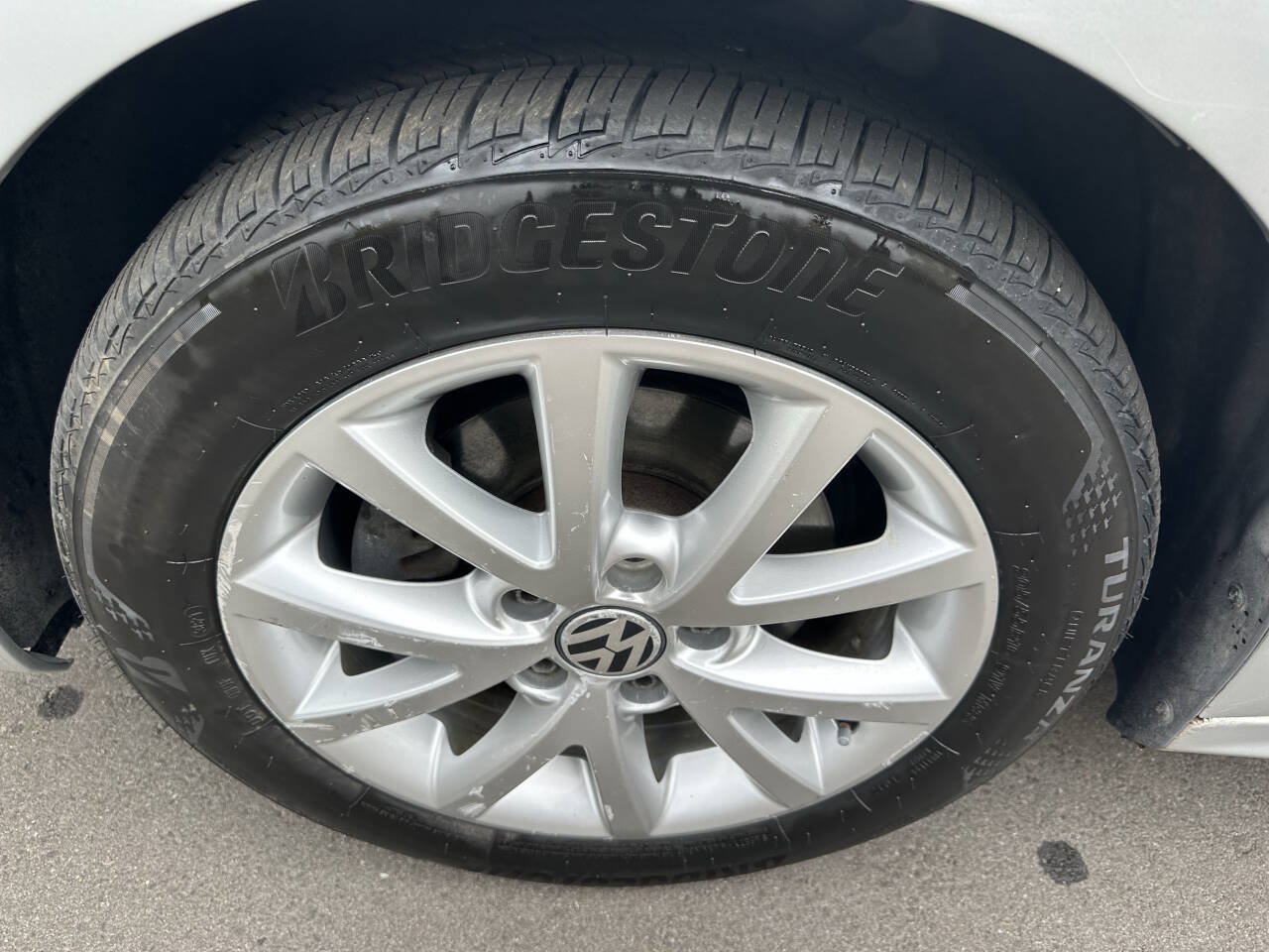 Used 2011 Volkswagen Jetta SE FWD image 8