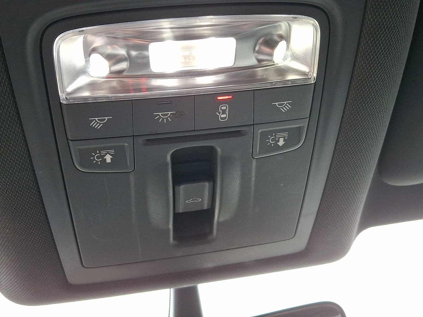 Used 2016 Audi Q3 2.0T Premium Plus w/ Technology Package image 29