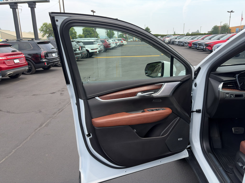 Used 2024 Cadillac XT5 Sportv w/ LPO, Floor Liner Package AWD/4WD image 10
