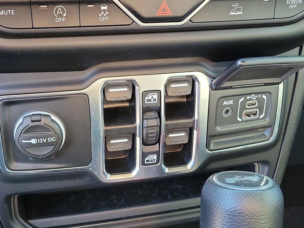 Used 2021 Jeep Wrangler Unlimited Sport image 32