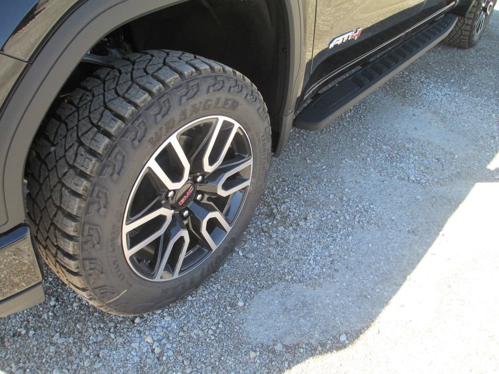 New 2026 GMC Sierra 1500 AT4 w/ AT4 Premium Package AWD/4WD image 14