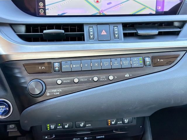 Used 2019 Lexus ES 300h w/ Premium Package image 31
