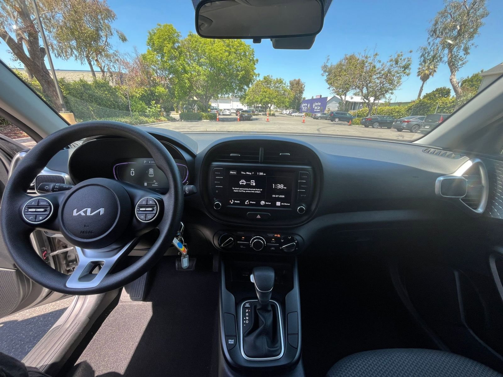 Used 2025 Kia Soul LX w/ LX Technology Package FWD image 31