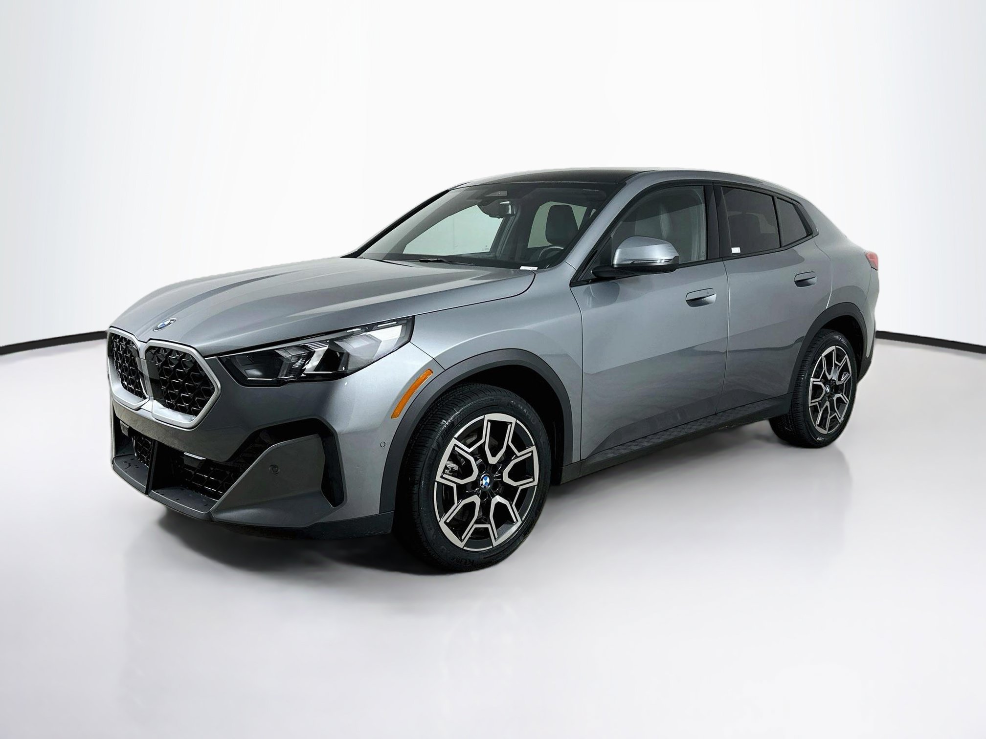 Used 2026 BMW X2 xDrive28i w/ Convenience Package AWD/4WD image 3