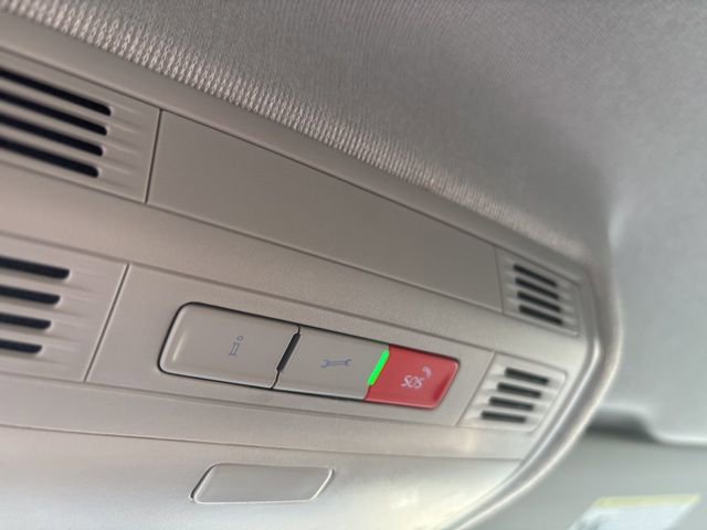 Used 2022 Volkswagen Tiguan SE image 23