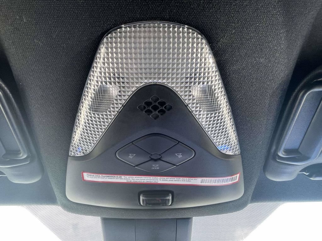 Used 2022 Toyota C-HR XLE FWD image 38