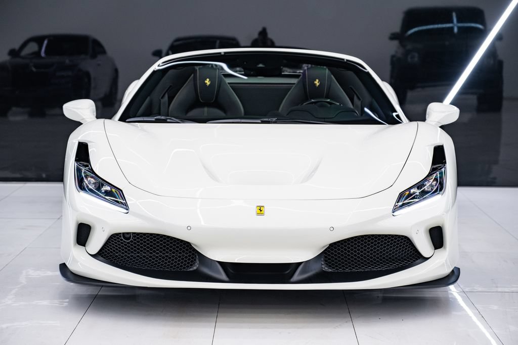 Used 2022 Ferrari F8 Tributo RWD image 5