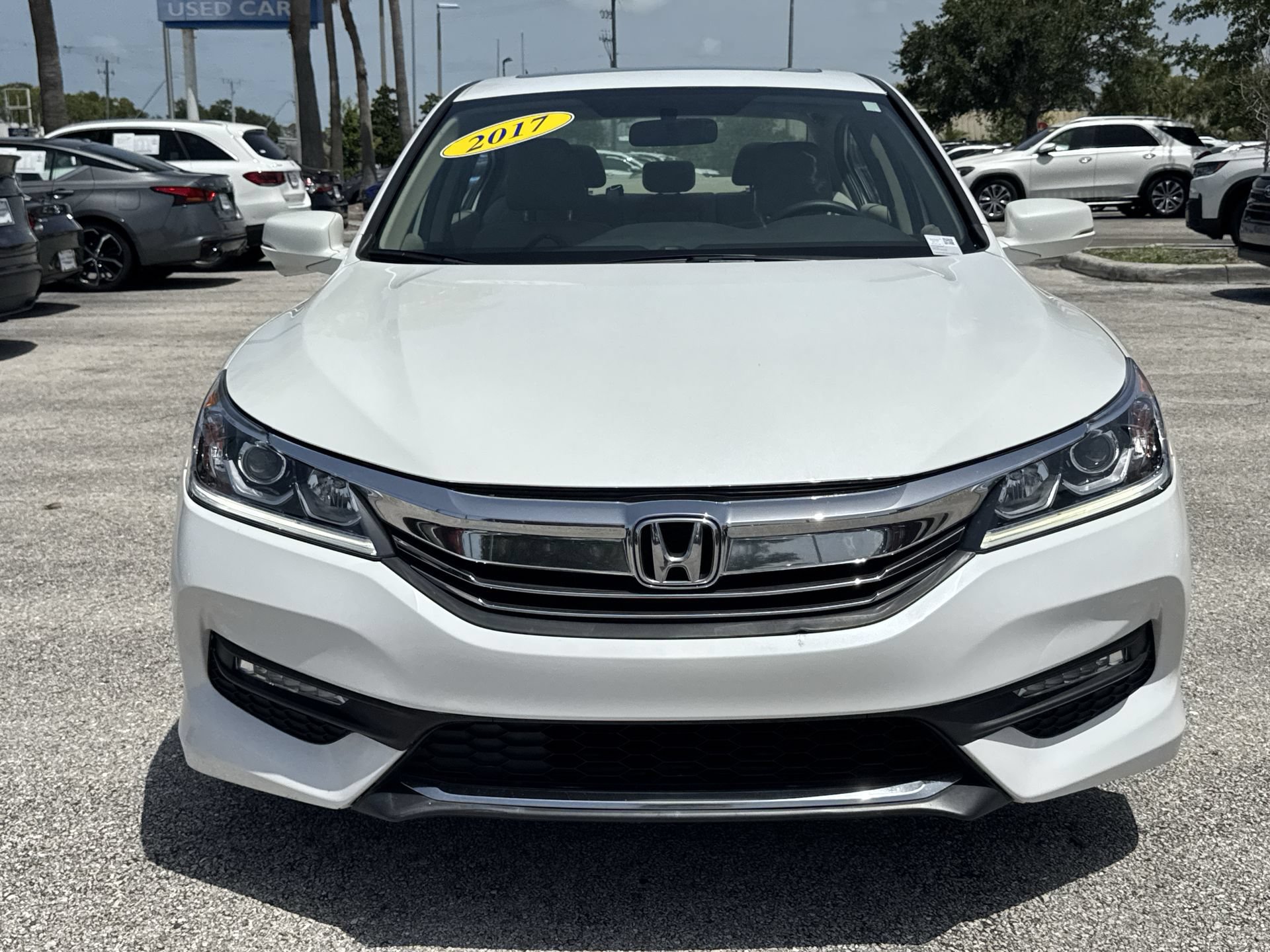 Used 2017 Honda Accord EX image 4
