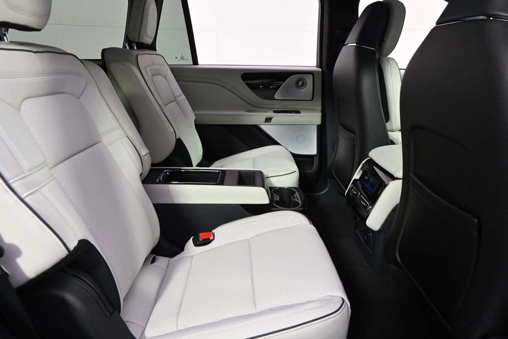 New 2026 Lincoln Aviator Black Label image 18