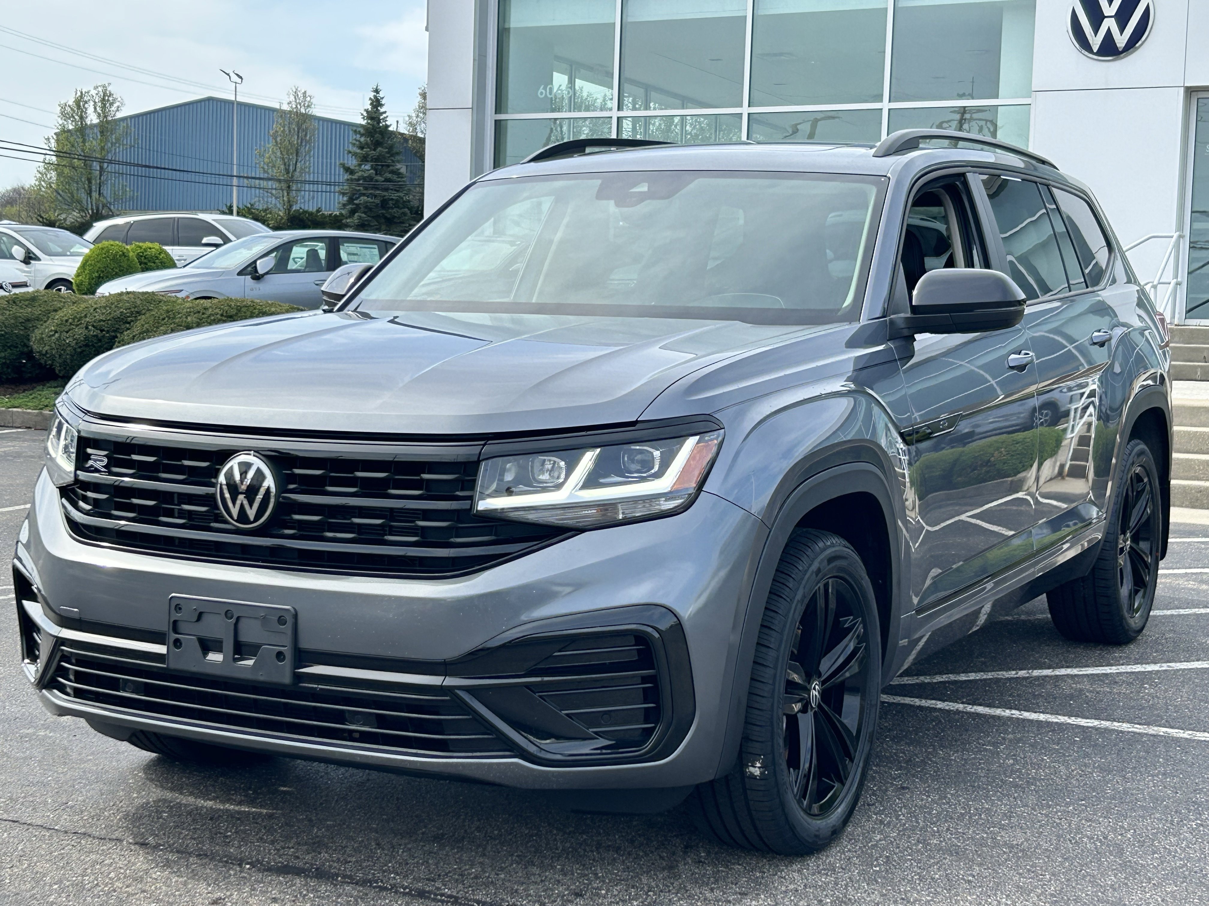 Certified 2023 Volkswagen Atlas SEL R-Line AWD/4WD image 3