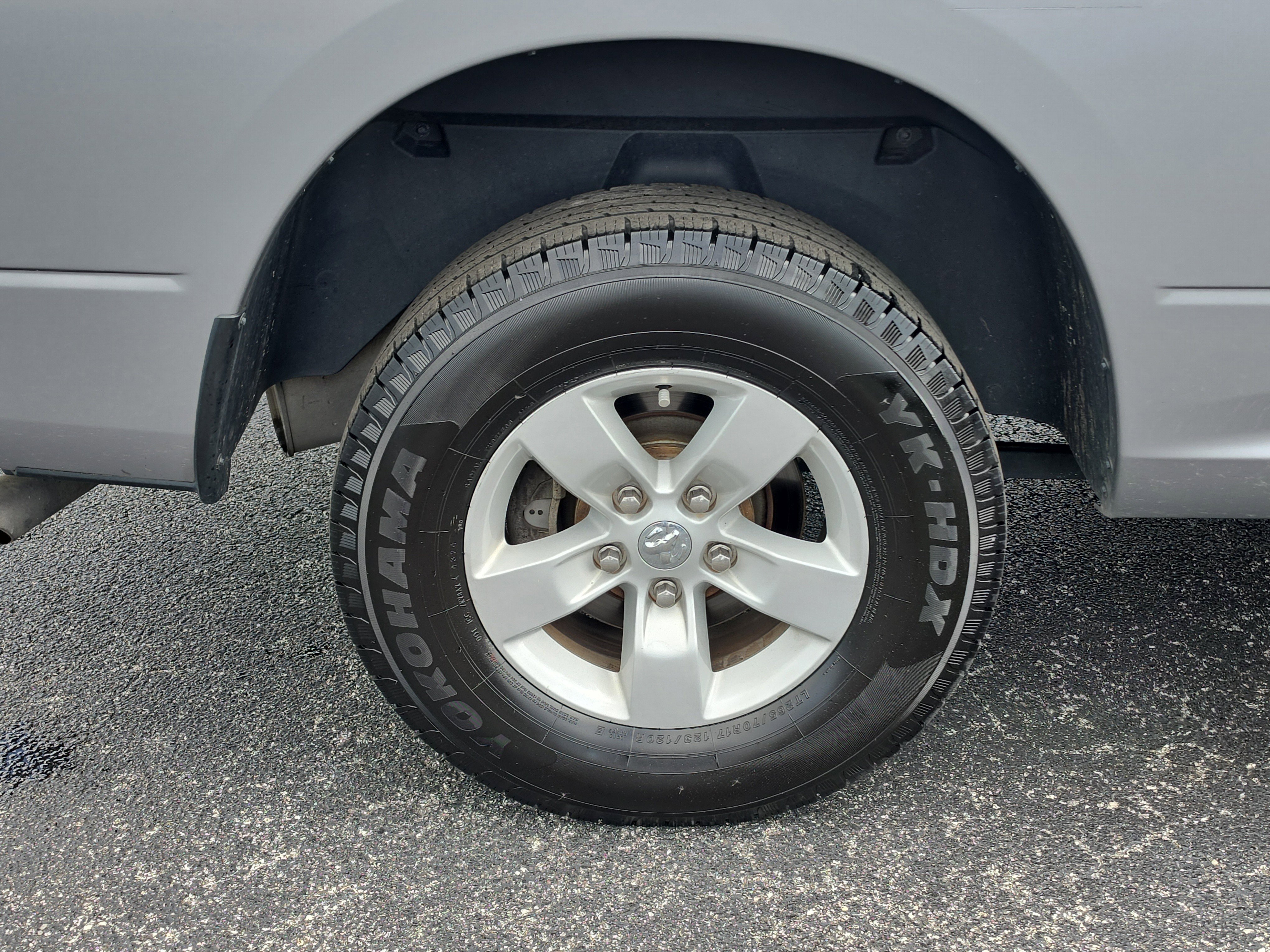 Used 2020 RAM 1500 Classic SLT w/ Luxury Group RWD image 5