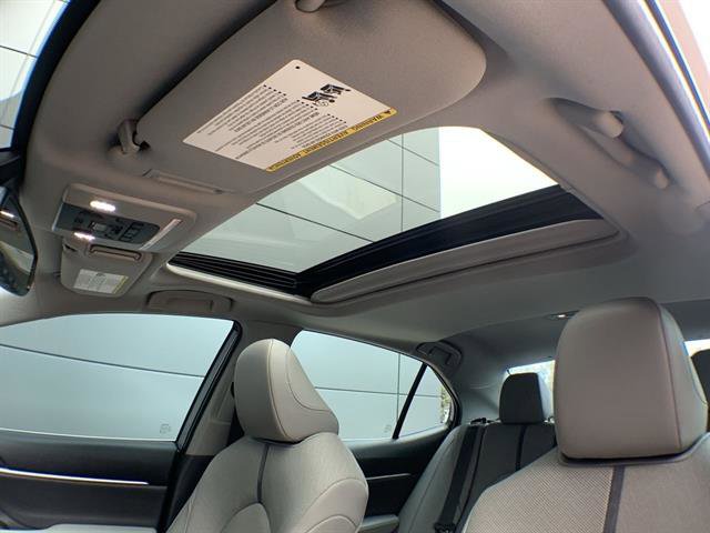 Used 2022 Toyota Camry XLE image 22