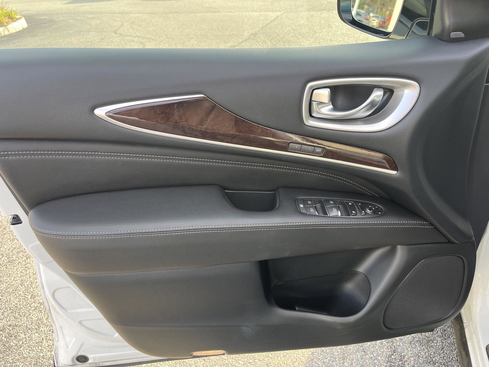 Used 2019 INFINITI QX60 Luxe w/ Sensory Package image 10