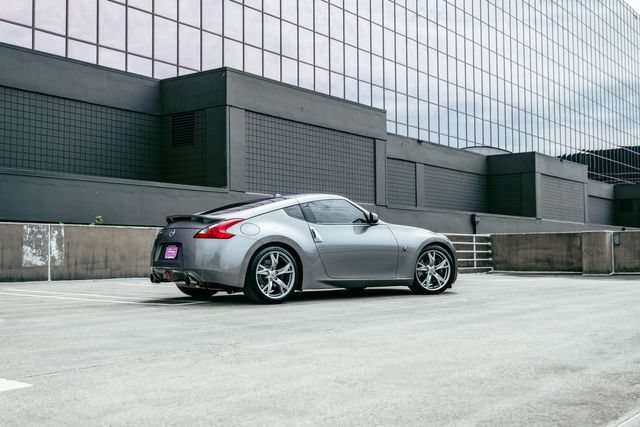 Used 2009 Nissan 370Z Touring RWD image 20