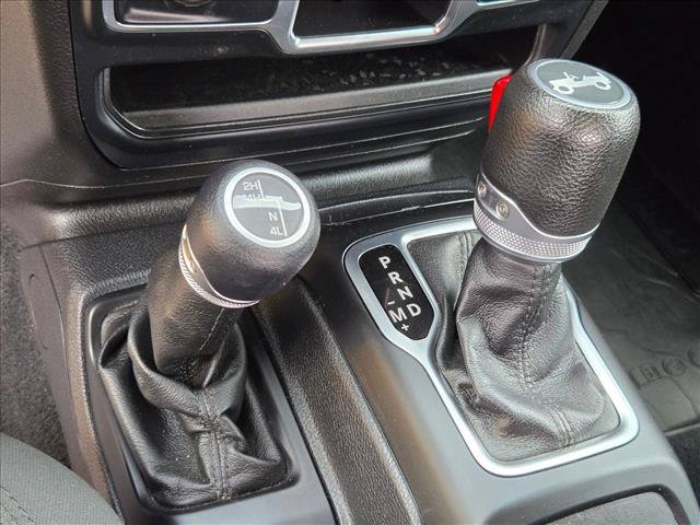 Used 2019 Jeep Wrangler Sport AWD/4WD image 16