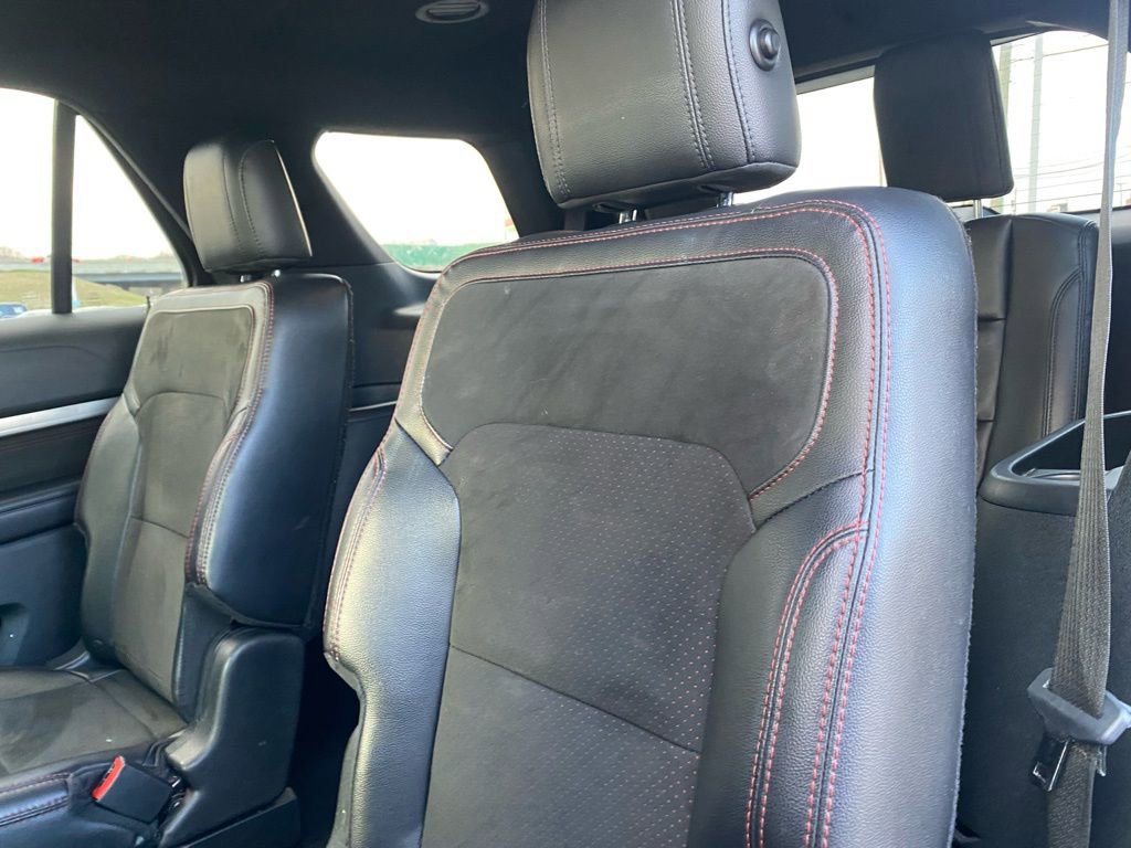 Used 2018 Ford Explorer XLT w/ Equipment Group 202A image 29
