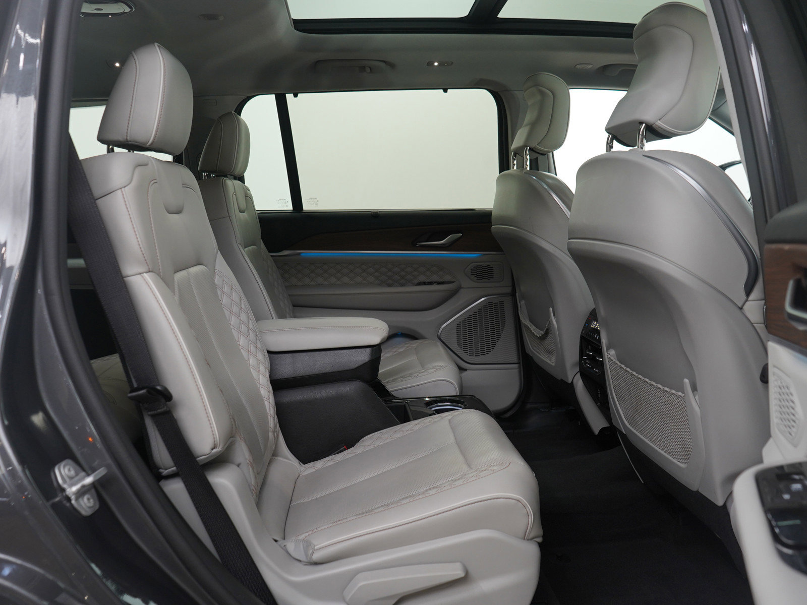 Used 2021 Jeep Grand Cherokee L Summit w/ Advanced Protech Group IV image 15