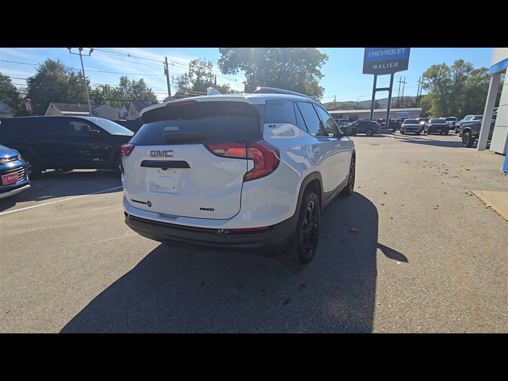 Used 2021 GMC Terrain SLE w/ Driver Convenience Package image 8