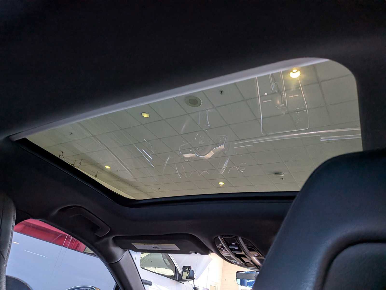 Used 2017 Porsche Panamera 4 image 21