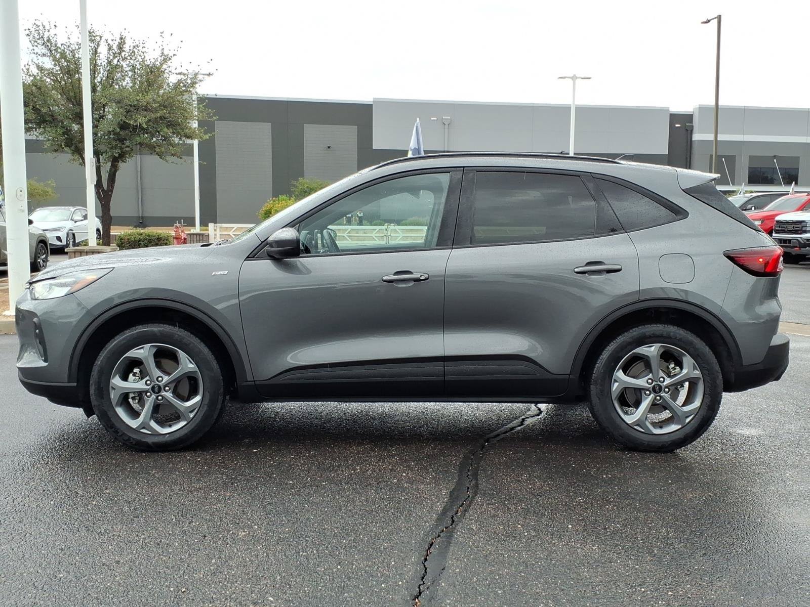 Certified 2025 Ford Escape ST-Line Select AWD/4WD image 2