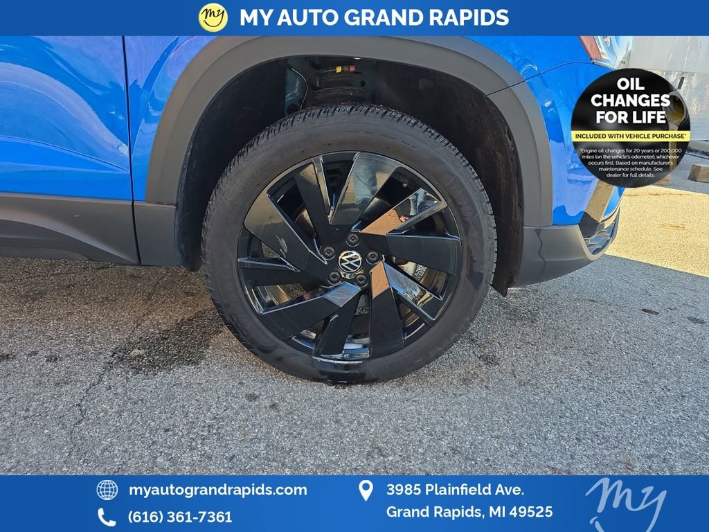 Used 2024 Volkswagen Taos SE image 31