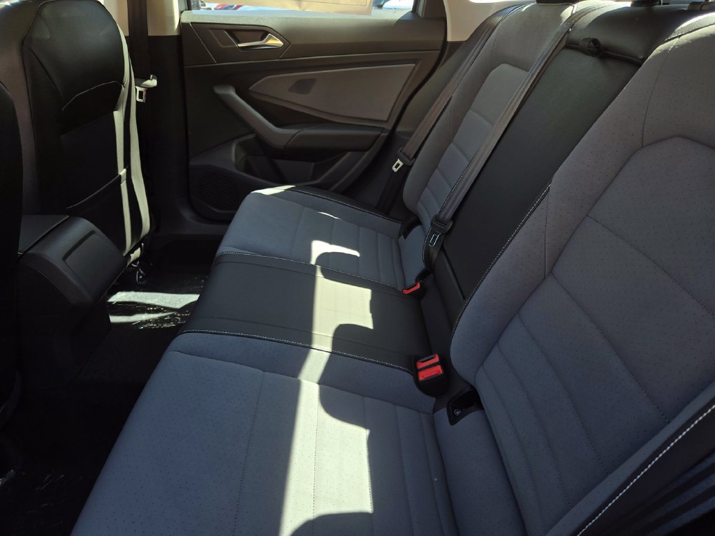 New 2027 Volkswagen Jetta SE FWD image 5