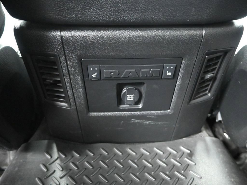 Used 2018 RAM 1500 Laramie w/ Convenience Group image 30